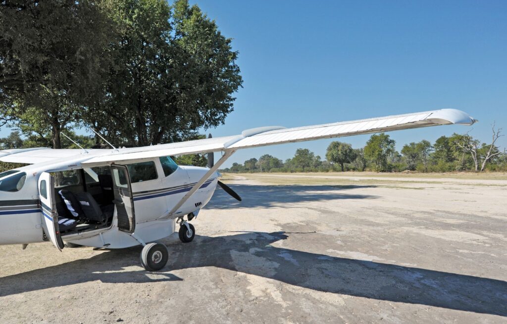 safari botswana prix : déplacement en avion
